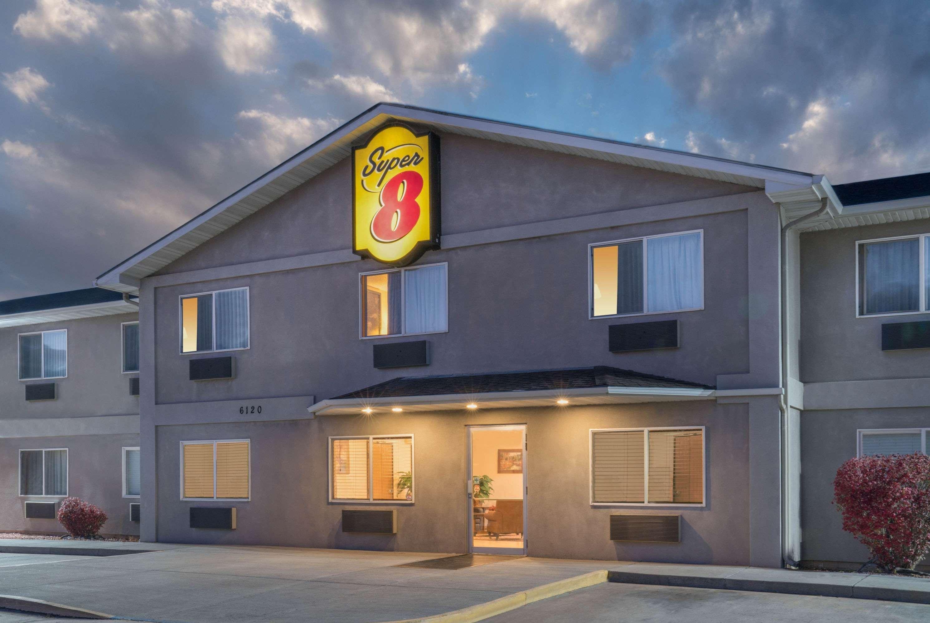 Hotel Super 8 By Wyndham Fountain Exterior foto